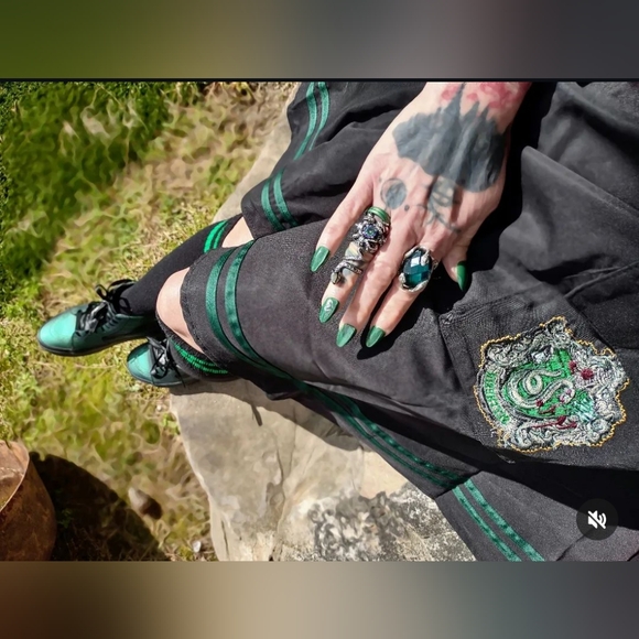 Romwe Harry Potter Slytherin suspender skirt JUNIORS Large 8/10 Hogwarts - Picture 4 of 13